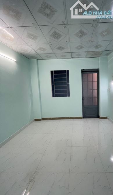 Bán nhà Hồng Lạc, ngay Lạc Long Quân, trung tâm Tân Bình, 24m2 - 2 tầng, chỉ hơn 2 tỷ. - 4