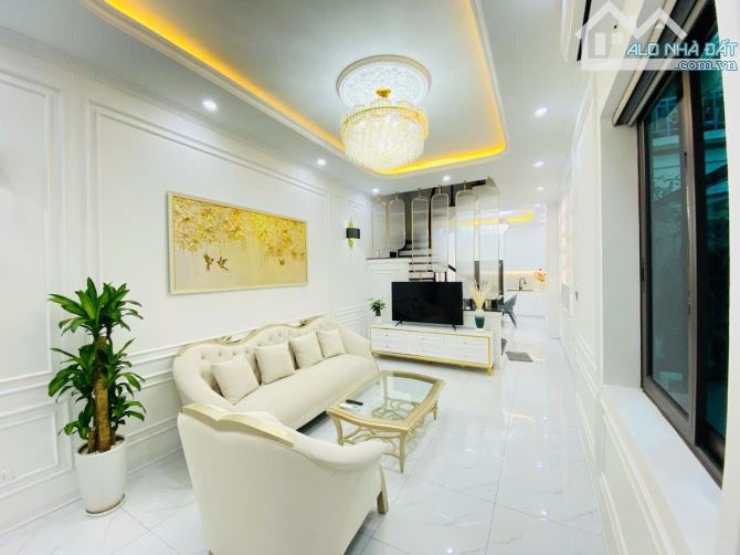 LÔ GÓC LÁNG TRUNG LÁNG HẠ - NHÀ ĐẸP DT 53m2 4 tầng mặt tiền 4.1m Giá 14.2 tỷ - 4