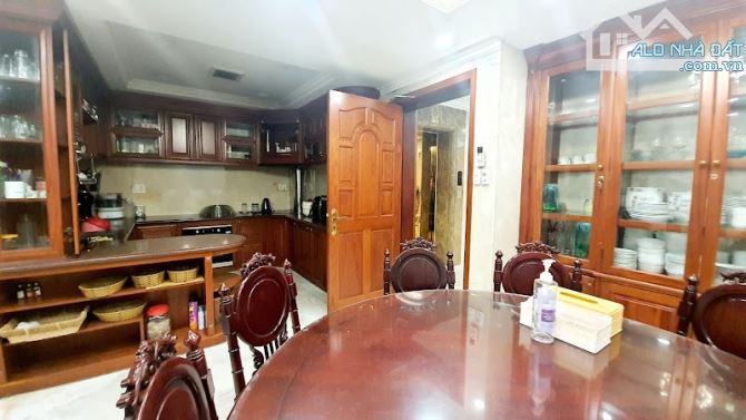 Gấp bán nhà Sài Gòn, thông Hai Bà Trưng, ngang 8m, dt 100m2, giá 9 tỷ. - 5
