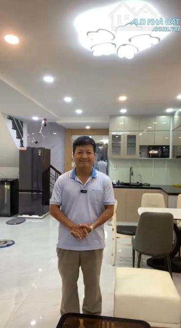 Bán nhà MẶT TIỀN P.15 Phú Nhuận, lô góc, Full nội thất đẹp lung linh, tròn 5 tỷ - 5
