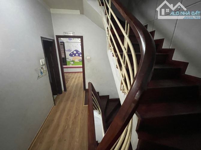 Cho thuê nhà phố Yên Lạc: 50m2 x 5 tầng, MT: 5m, nhà mới, ngõ ô tô, nguyên căn. Giá: 18tr - 5