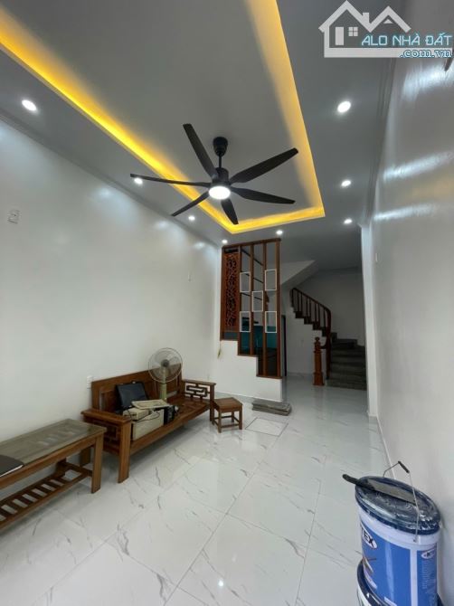 Miêu Nha. Tây Mỗ. 38m. 5 tầng. Nhà đẹp xây mới. Lô góc 3 thoáng. Ngõ rộng gần phố. 6,2 tỷ - 5