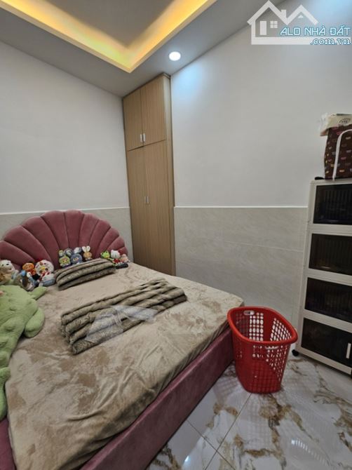 HẺM 3 GÁC THÔNG, TRẦN NGUYÊN HÃN, F13, Q8, 2 TẦNG ĐÚC, 57.0M2, 5.4 TỶ. - 5