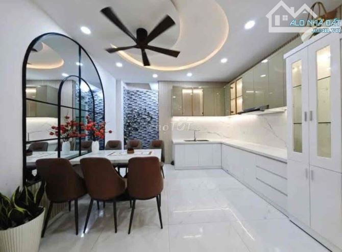 TÔI VỀ HƯU CẦN BÁN NHÀ ĐƯỜNG ĐIỆN BIÊN PHỦ, QUẬN 3- GIÁ 5TỶ290/ 54M2-(4x13,5M) ĐƯỜNG ÔTÔ - 6