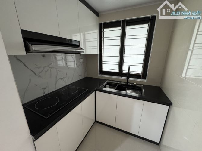 BÁN NHÀ TẬP THỂ NGHĨA TÂN 2 CĂN 120M2 KINH DOANH SẦM UẤT, OTO ĐỖ CỬA GIÁ 8,5 TỶ - 6