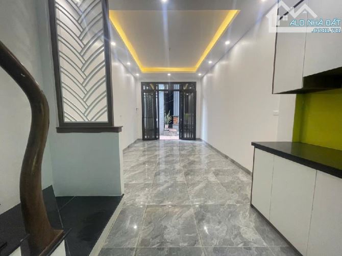 Miêu Nha. Tây Mỗ. 42m.5 tầng. Ô tô đỗ cửa. Ngõ thông thoáng. 6,5 tỷ - 7