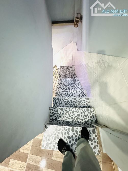 NGUYỄN HỮU HÀO - KHU ĐƯỜNG SỐ 41  TRUNG TÂM QUẬN 4 - 2 TẦNG KIÊN CỐ  HẼM KHU ĐƯỜNG SỐ CỰC - 8