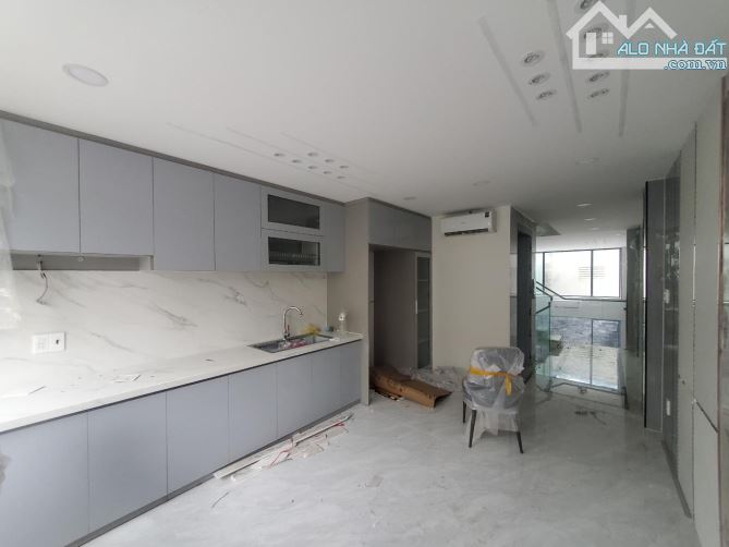 💥 SIÊU PHẨM MỚI 100% - THANG MÁY - HẺM XE HƠI VIP PHÂN LÔ CÔNG VIÊN - GẦN EMART GÒ VẤP - 9
