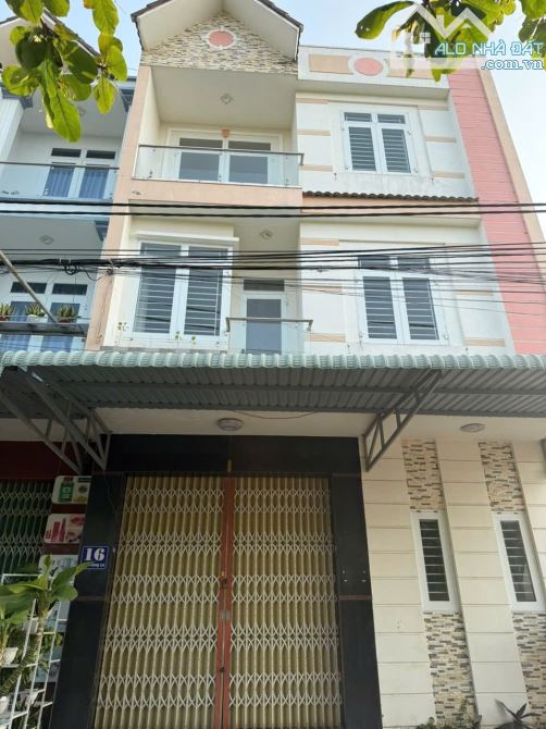 Bán nhà 3 tầng mặt tiền đường lưu trọng lư dt 45m2 giá 3ty800