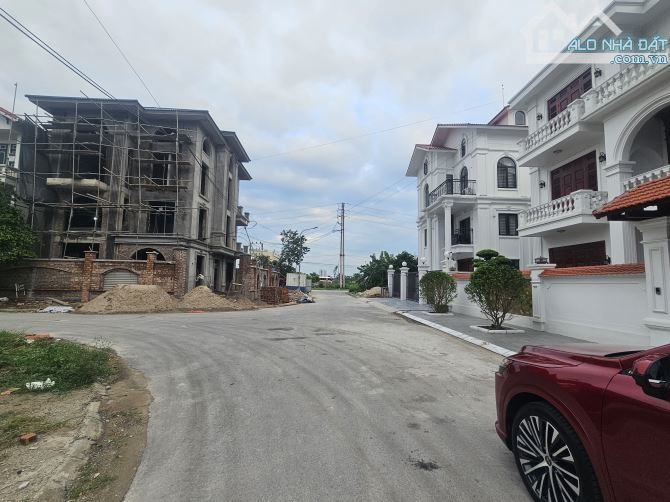 Bán đất biệt thự đại hoàng long Làn 2 Hồ DT 270m, MT15m, Hướng TB, Giá 18,9 tỷ - 1