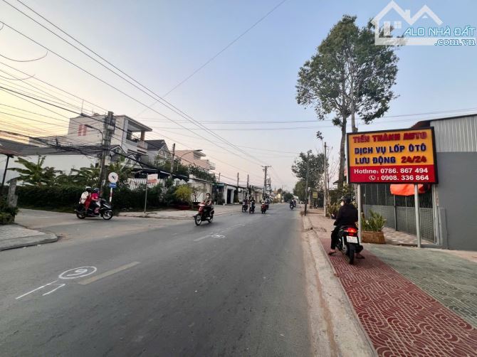Nhánh đồng khởi nối dài phường 6 cách trường đại học 500m