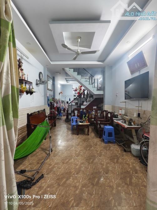 Bán nhà 4 tầng đường Lê Văn Quới, DT 4X15, 4 PN, hẻm xe hơi thông.