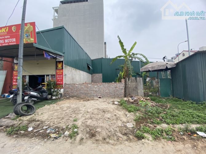 Bán đất đấu giá Ỷ La gần Đại học kiểm sát 50m, mặt tiền 5m, ô tô tránh, giá chỉ hơn 7 tỷ