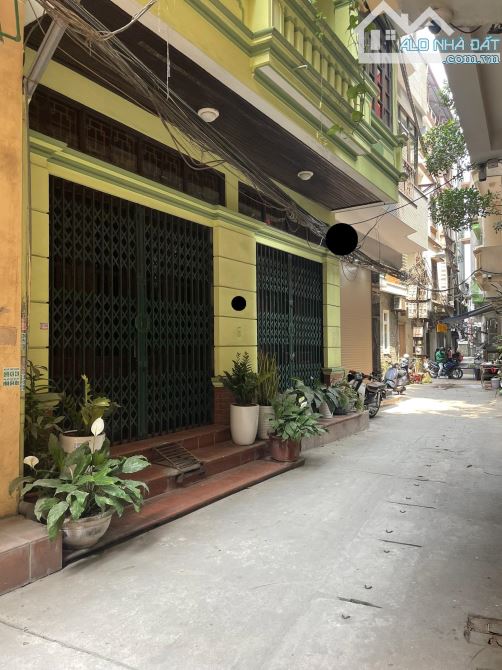 Bán nhà Kim Mã Ba Đình. Sổ vuông 58m, 4 tầng MT7m Giá 16 tỷ. Ngõ ô tô tránh