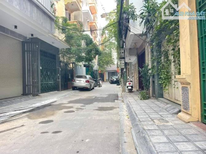 Bán nhà Phân Lô Quần Ngựa, DT 63m x 5 tầng, mặt tiền 6m, gara ô tô, 23.99 tỷ đồng