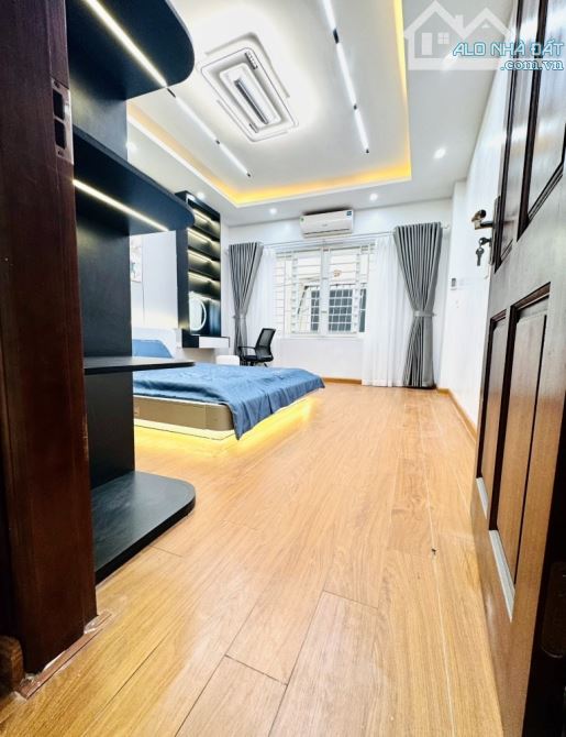Nhà Đẹp Mỹ Đình -36M x 3 Tầng- MT 4.9m - Căn Góc - Ngõ Thông