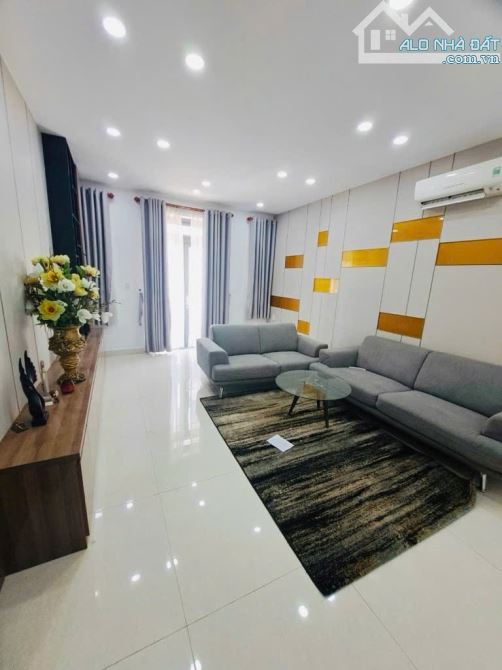 Bán Nhà 5 tầng CÓ THANG MÁY đường TL, THẠNH LỘC, Q12, dt 60m²(4x15). DÒNG TIỀN 12tr/th