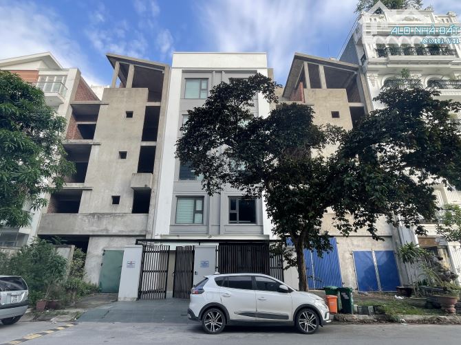 Biệt thự thô 5 tầng Lô 18 LHP - 150m2 ngang 7.8m - Tây Bắc