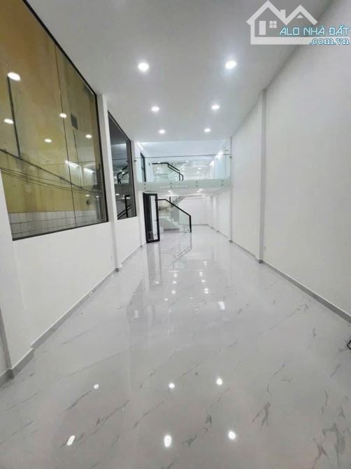 Cho thuê NCMT kinh doanh 189 Cách Mạng Tháng 8, Phường 4, Quận 3