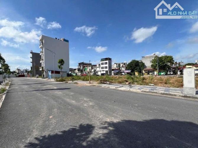 42.4m2 đất TĐC Đồng Xá 9.2Ha - Ngang 4.2m - Tây Nam