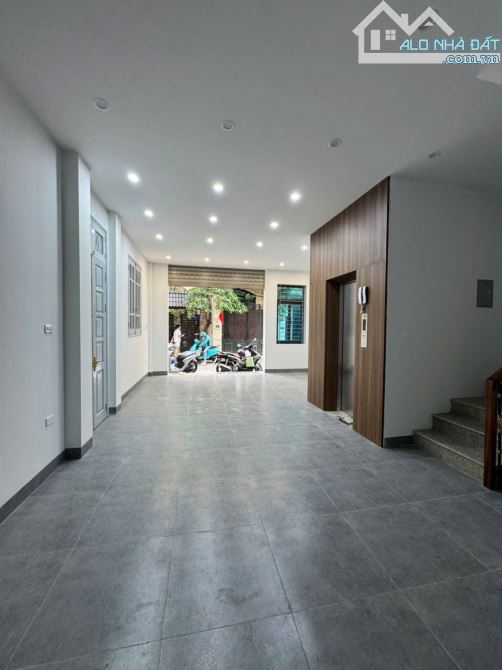 Bán nhà Ngọc Thụy, Long Biên, 65m2, Lô góc 2 thoáng, Kinh doanh, 19.8 tỷ