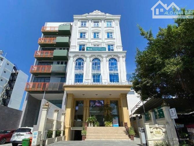 Building for lease - Cho thuê tòa nhà VP 2.500m2 P. Thảo Điền, TP. Thủ Đức, ngang lớn 12m