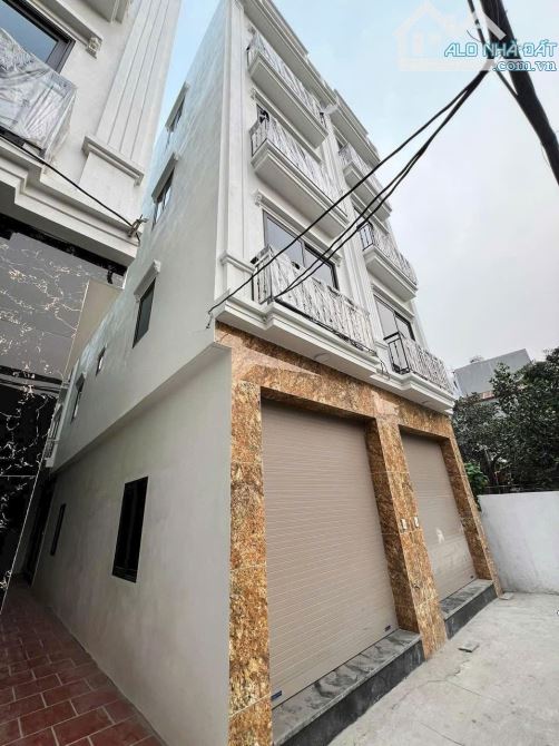 Siêu phẩm nhà 4 tầng 10m ra trục làng thông ô tô chạy, chợ ngay đầu ngõ, giá 5.25 tỷ có TL