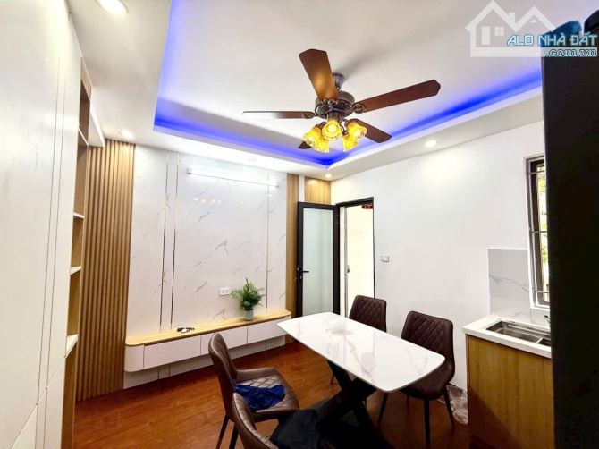 BÁN CĂN HỘ LÔ GÓC CC VỌNG HÀ ,HOÀN KIẾM 3.8 tỷ 60 m, Ô TÔ, KHU VỰC TRUNG TÂM, GẦN Hồ GƯƠM