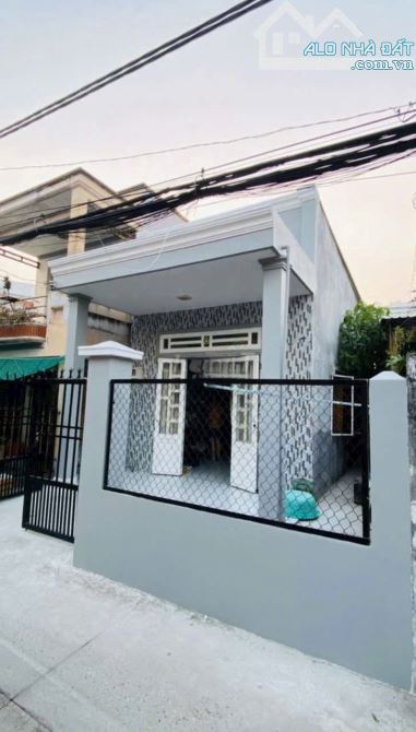 3,3 tỷ Nhà cấp4 89m2 2pn lớn,hẻm xe hơi,sẳn hợp đồng thuê cho ai kinh doanh.