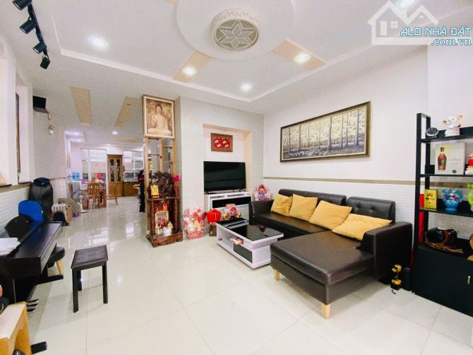 Bán nhà hẻm xe hơi Quận 10, CMT8 đúc 5 tầng THANG MÁY 105m2 Nở hậu nhỉnh 16 tỷ TL