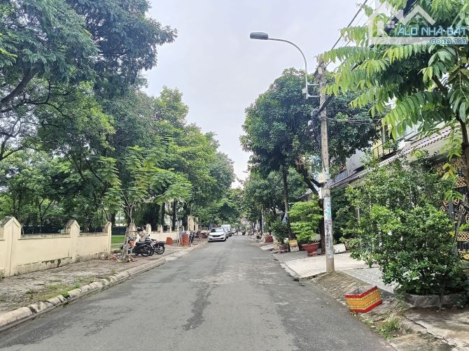 Mặt tiền Khu Tên Lửa 100m2 - 4 Tầng - Gần Aeon Mail Sầm Uất