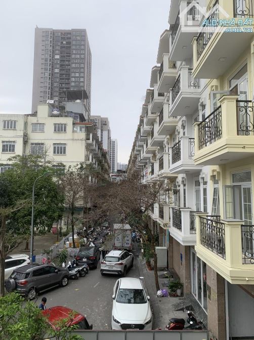 Bán biệt thự phố Nguyễn Huy Tưởng, quận Thanh Xuân S 270m2, 3 tầng, MT 8m, giá 90 tỷ có TL