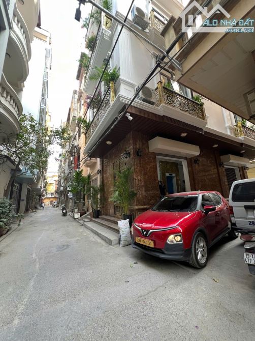 HOT! Phân lô phố Trần Quốc Hoàn, ĐH Sư Pham, Cầu Giấy, ô tô tránh, 42m2, giá 13.5 tỷ
