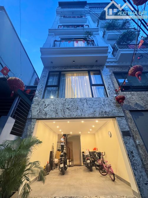 Bán nhà Nguyễn Sơn - Long Biên - Dt 40m 7t