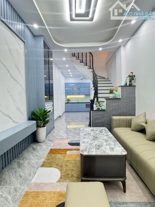 Nhà dân xây ở Văn Quán, Hà Đông, 35m2 4PN, ngõ thông ô tô, gần sân chơi,
