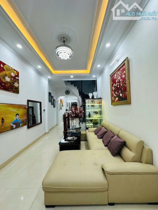 Nhà đẹp 5 tầng An Dương, ô tô con lùi cửa, sổ đỏ chính chủ