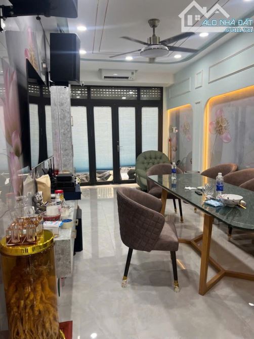 HXH Nguyễn Gia Trí (D2) - P.25 Bình Thạnh- 67m² ( 4.2m* 15,8m)- 4PN - Nở hậu - Chỉ 10 tỷ