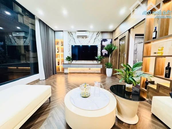 🏠Bán nhà Nguyễn Khang - Cầu Giấy, 55m2 - Mt 4M - ngõ thông kinh doanh, Có Ô Tô Phải Mua C