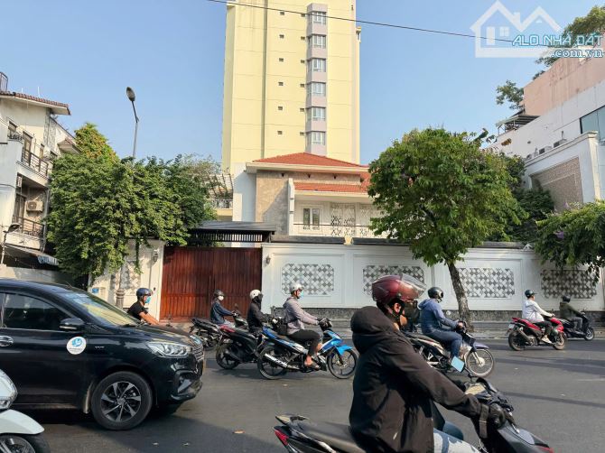 Biệt thự góc 2 mt Điện biên phủ P.VTS Quận 3, 24x30m , trệt lầu, 350 tỷ