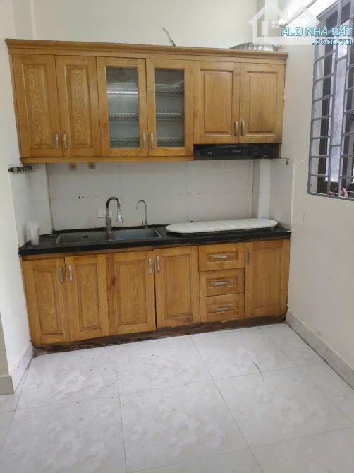 BÁN NHÀ THẠCH BÀN 36M NHỈNH 5 TỶ GẦN Ô TÔ
