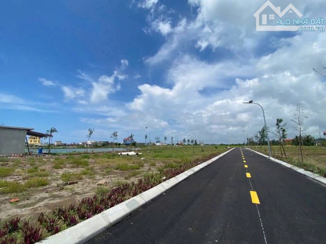 Cần bán đất 2 mặt tiền đường sát khu công nghiệp VSip 1100ha- Nam Định