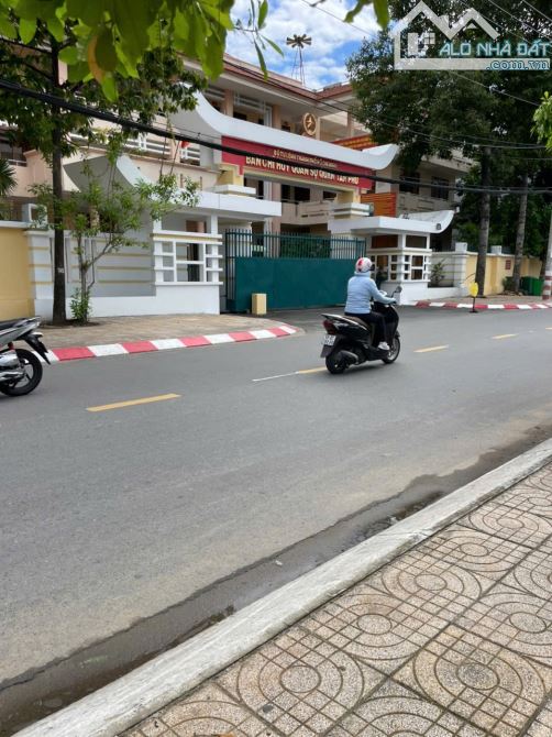 🌟 BÁN NHÀ GÓC 2 MẶT TIỀN HẺM XE HƠI THÔNG, GẦN CHI CỤC THUẾ TÂN PHÚ,65M2(4.5*15) - TÂN SƠ