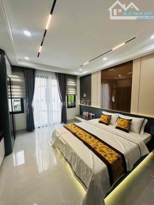 Mặt Tiền Đường 28 Bình Phú Q6 ( 4 * 18 ) 3 Lầu 12.5 Tỷ