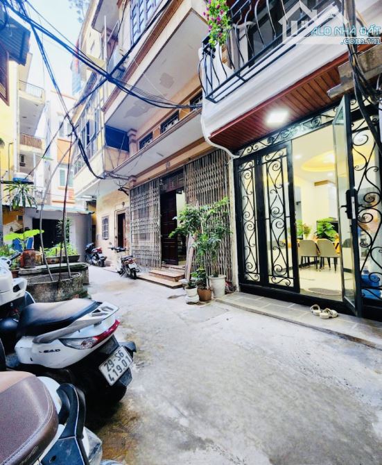 BÁN NHÀ PHỐ HÀNG CHUỐI- Q. HBT- NHÀ ĐẸP - NGÕ RỘNG THOÁNG - 23m2 - 5 TẦNG - 6.48 TỶ