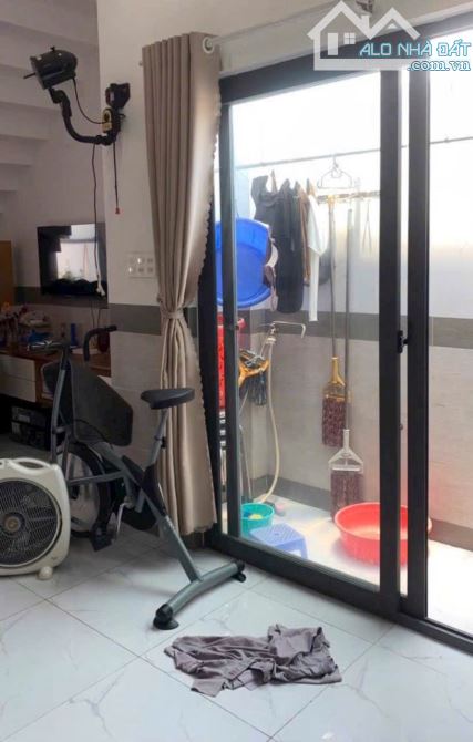 Bán căn nhà lầu 71,5m2 mặt tiền đường Hiền Vương, Thanh Hải, Phan Thiết