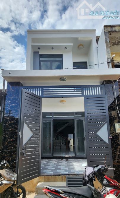 NHÀ 2 TẦNG XÂY MỚI 100% TÂN XUÂN 3 HÓC MÔN  - ĐƯỜNG XE TẢI - 62M2  - CHỈ 3,8 TỶ TL.    ✅️