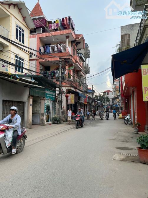 BÁN ĐẤT MẶT ĐƯỜNG NGHĨA LỘ, YÊN NGHĨA, GẦN CHỢ , KINH DOANH, DIỆN TÍCH 50M2 GIÁ 8.9 TỶ