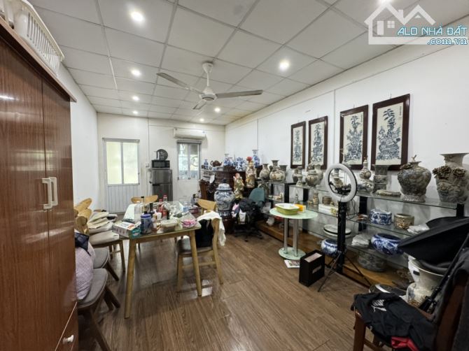 Bán nhà Mặt phố Lạc Long Quân 92m2 MT 4.2m, view Hồ Tây, vỉa hè  Ô tô Tránh 36,5 tỷ