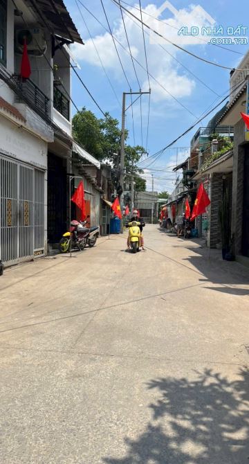 bán gấp lô đất sổ hồng riêng thổ cư đủ ngay đường 1A vào 50mét