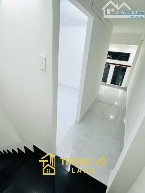 🏡 Bán nhà CMT8, Q.10, 7 PN trung tâm, 8.x tỷ!